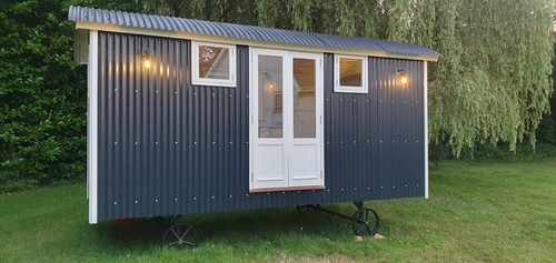 Shepherd hut luxury glamping - hut,